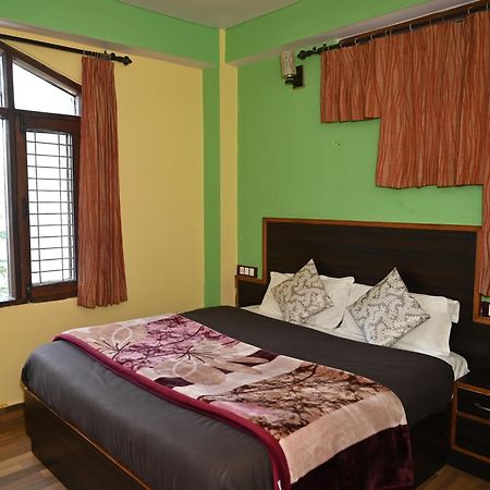 Hotel Tirupati Regency Anandam 西姆拉 外观 照片